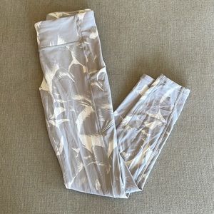 !!NEVER WORN!! Lululemon Leggings